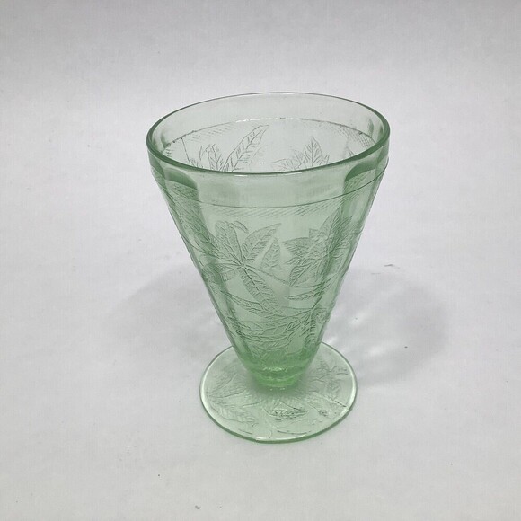 VINTAGE Jeannette‎ Glass Poinsettia 1930 Green Depression Uranium Footed Tumbler - Picture 4 of 10